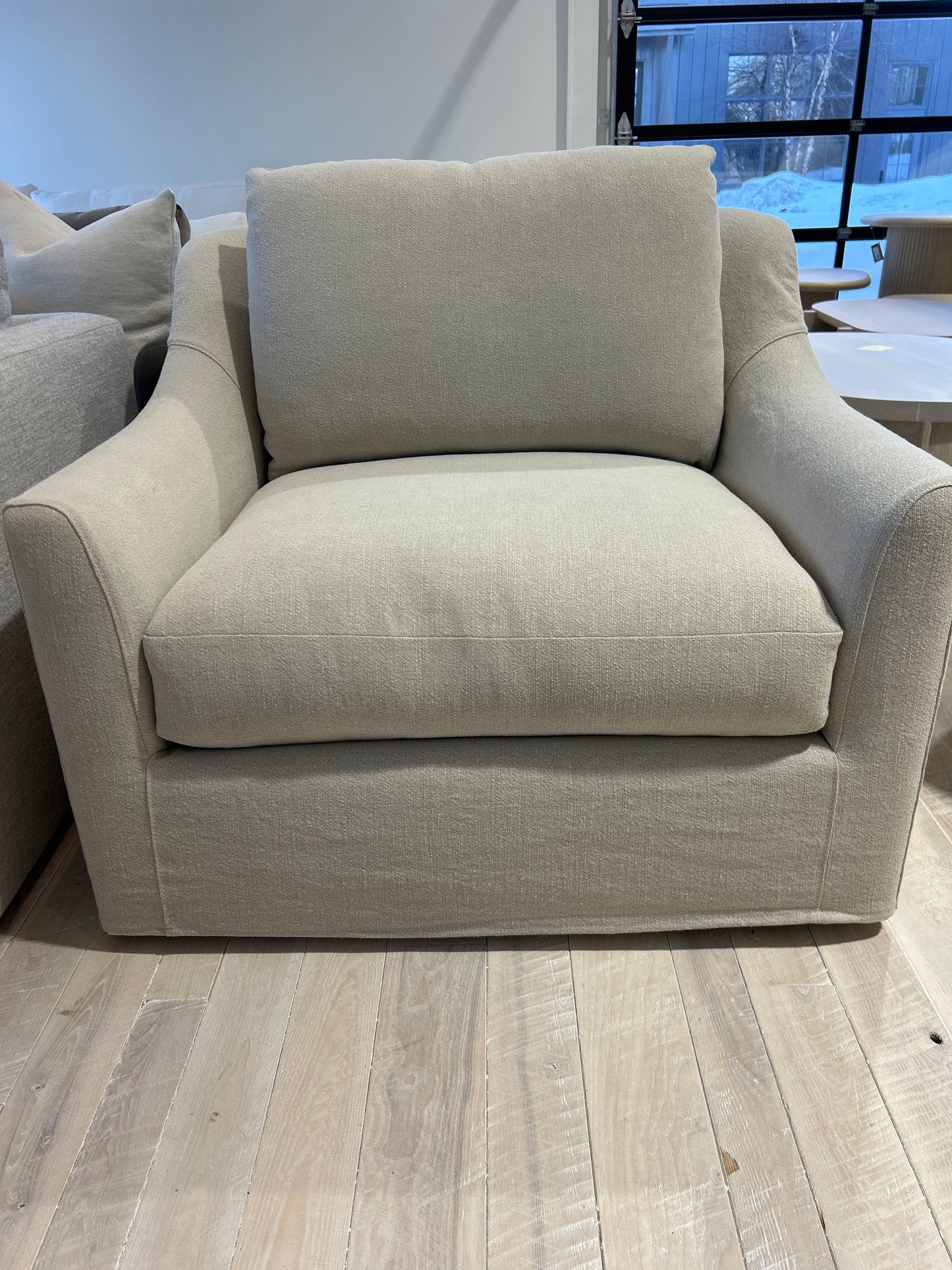 Jasper L Chair