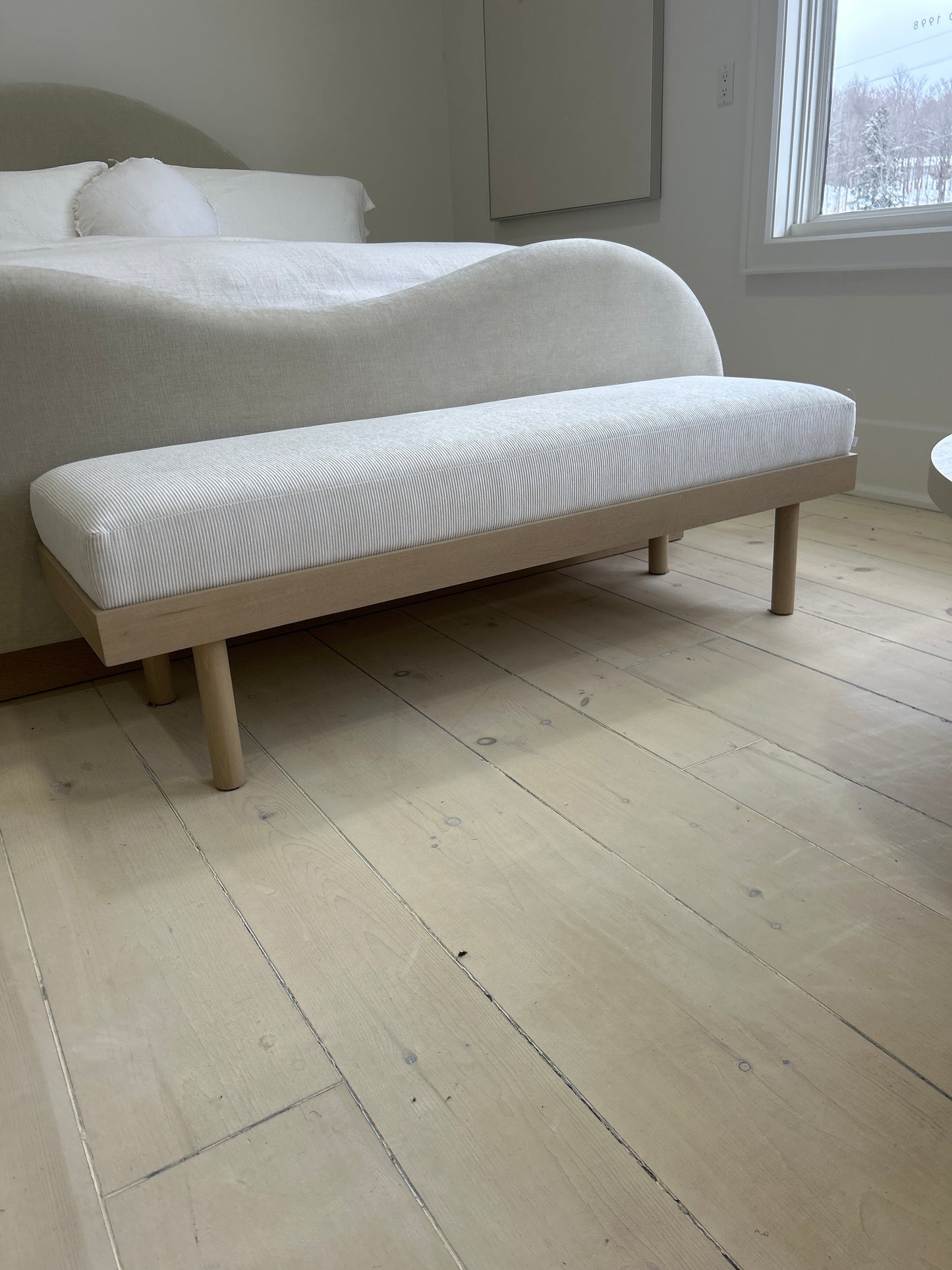 Wilshire Bench