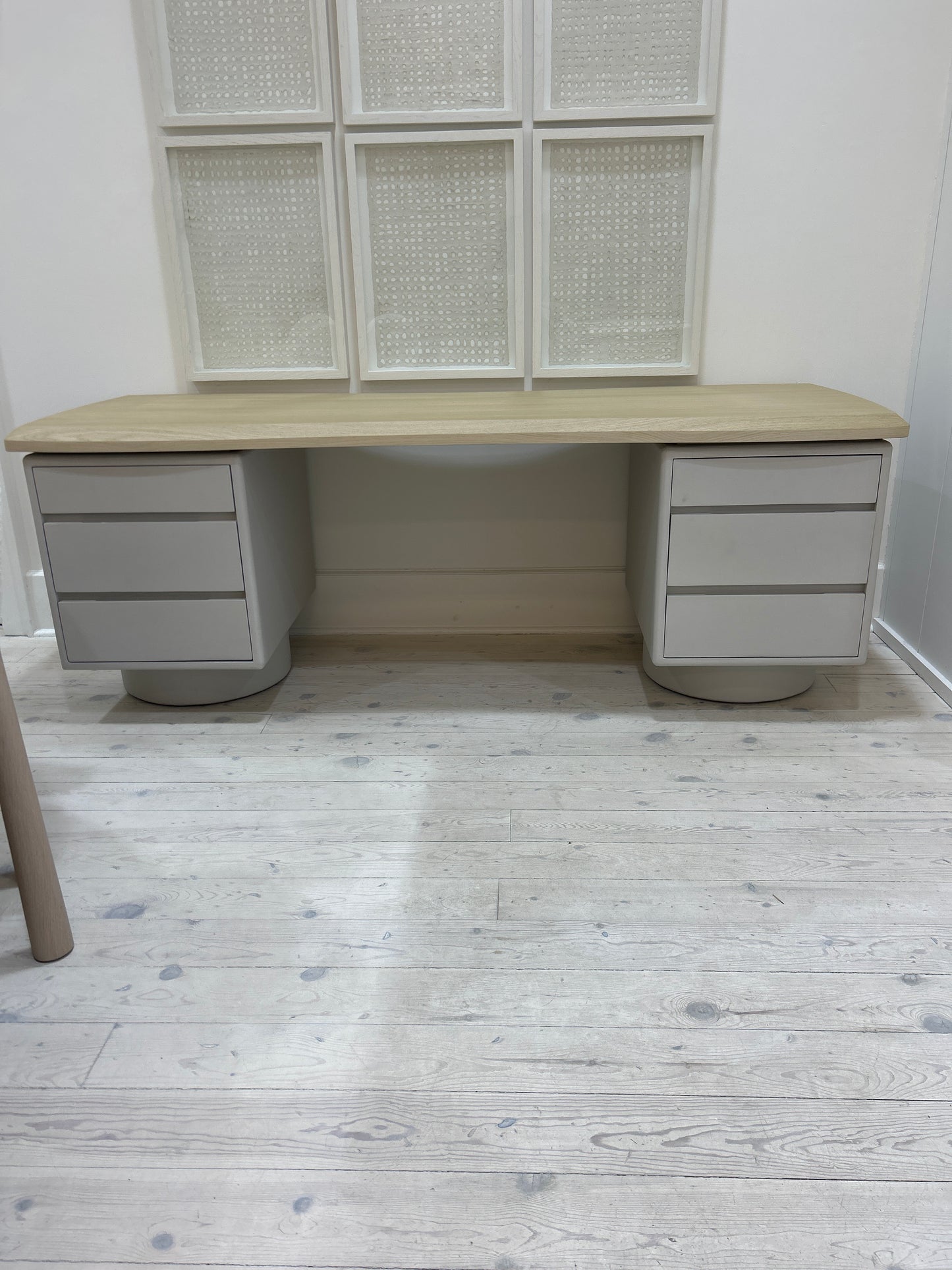 Sally Desk