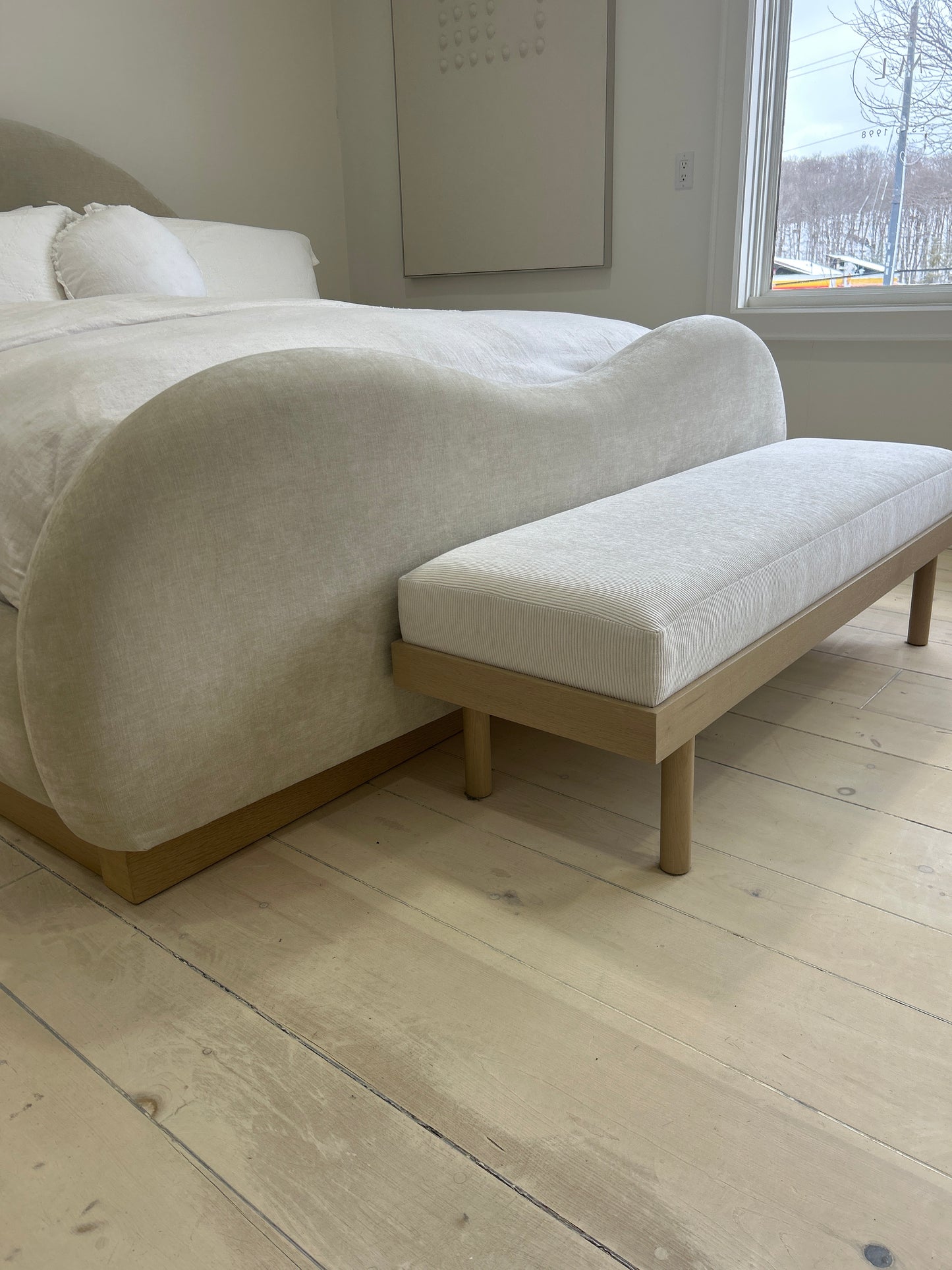 Wilshire Bench