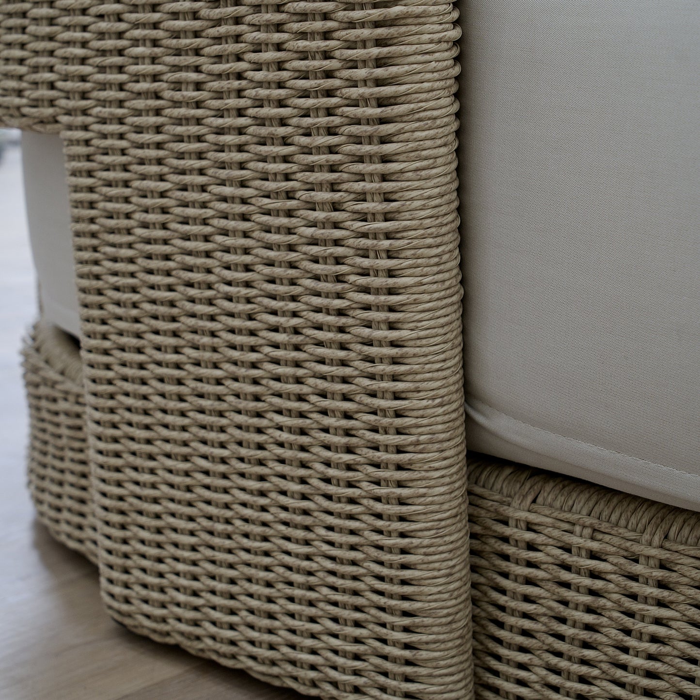 Ivy Outdoor Chaise