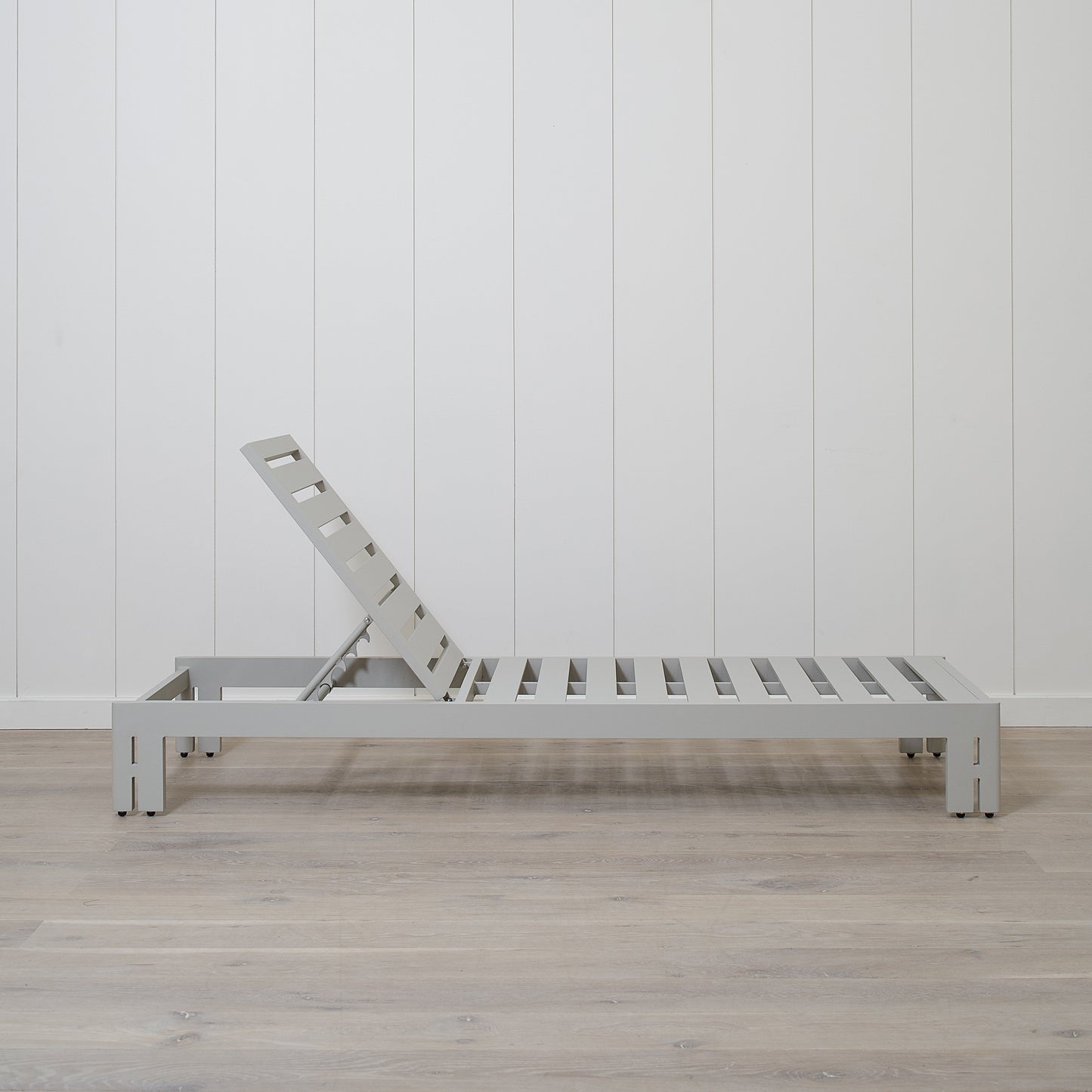 Leon Outdoor Chaise