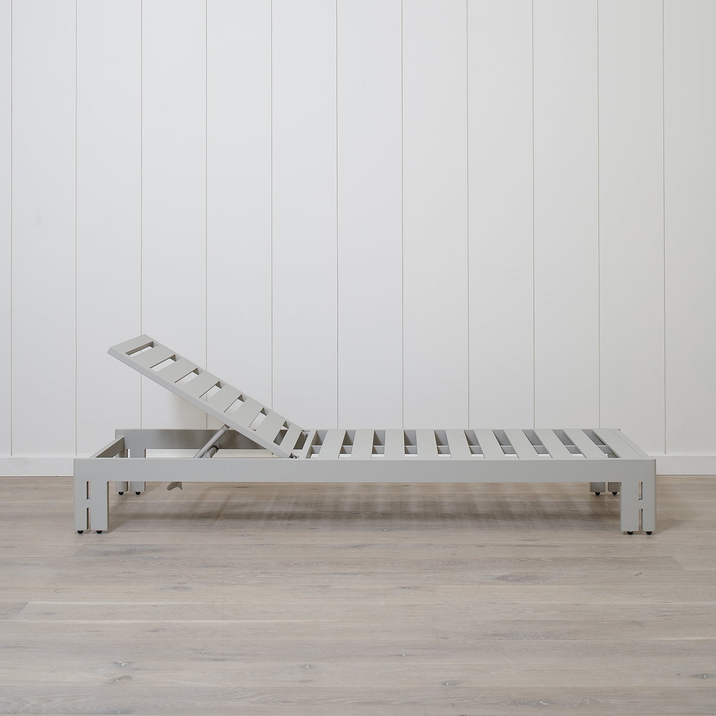 Leon Outdoor Chaise
