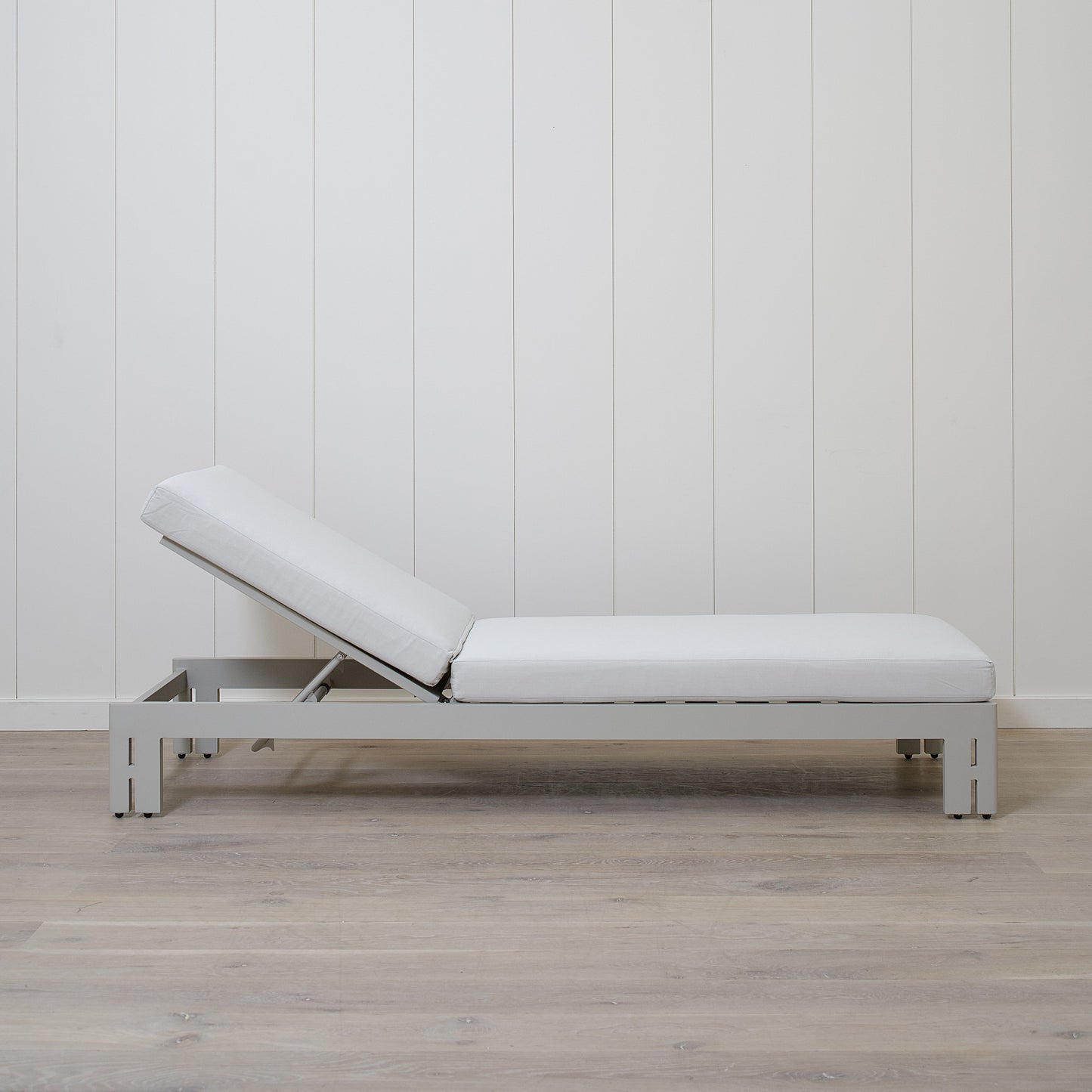 Leon Outdoor Chaise