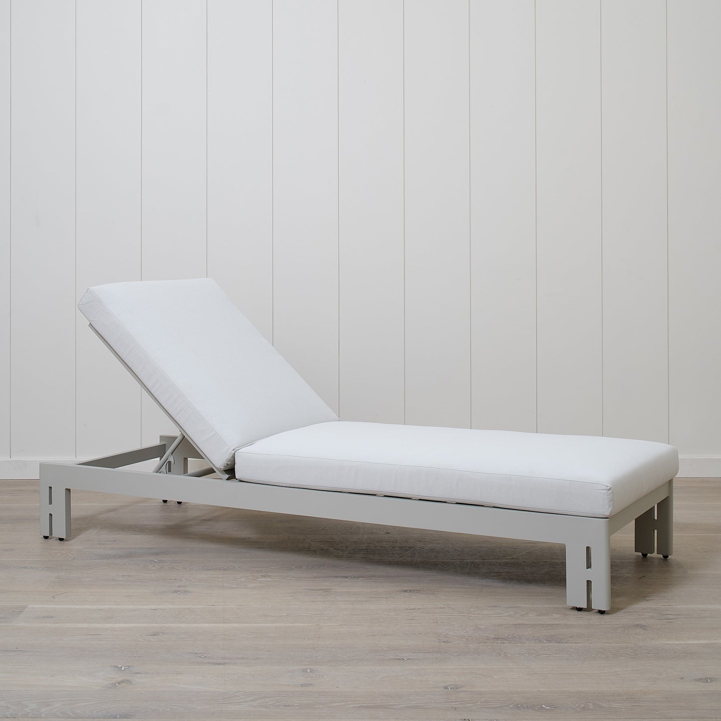Leon Outdoor Chaise