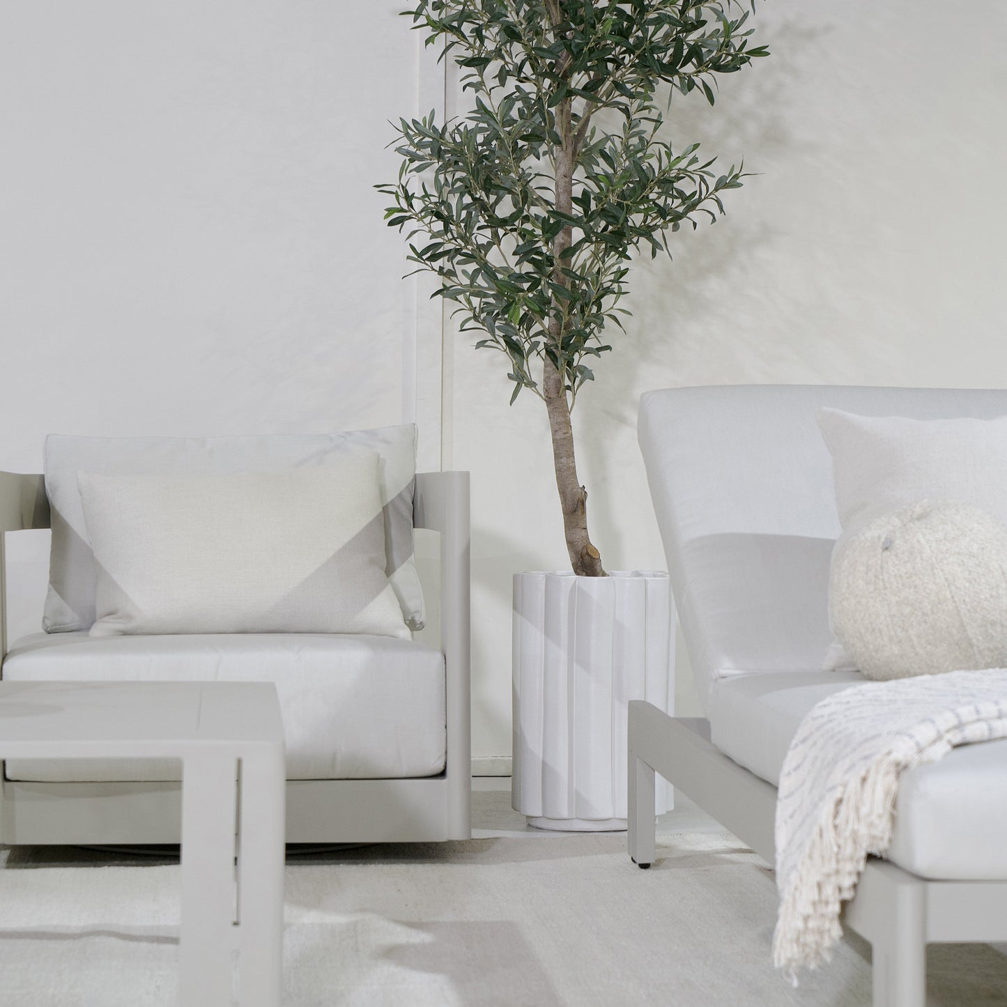Leon Outdoor Chaise