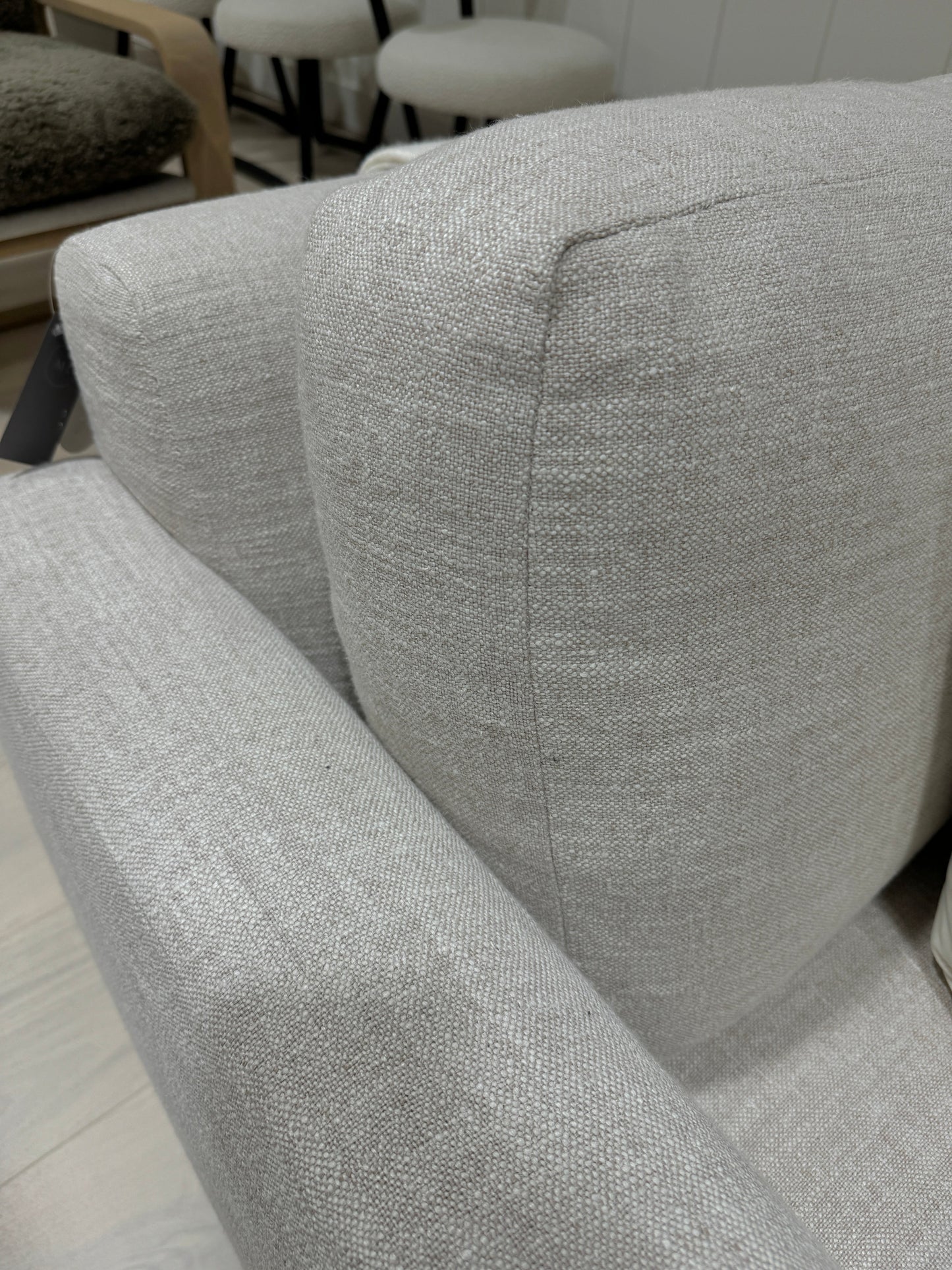 Avilia Chair