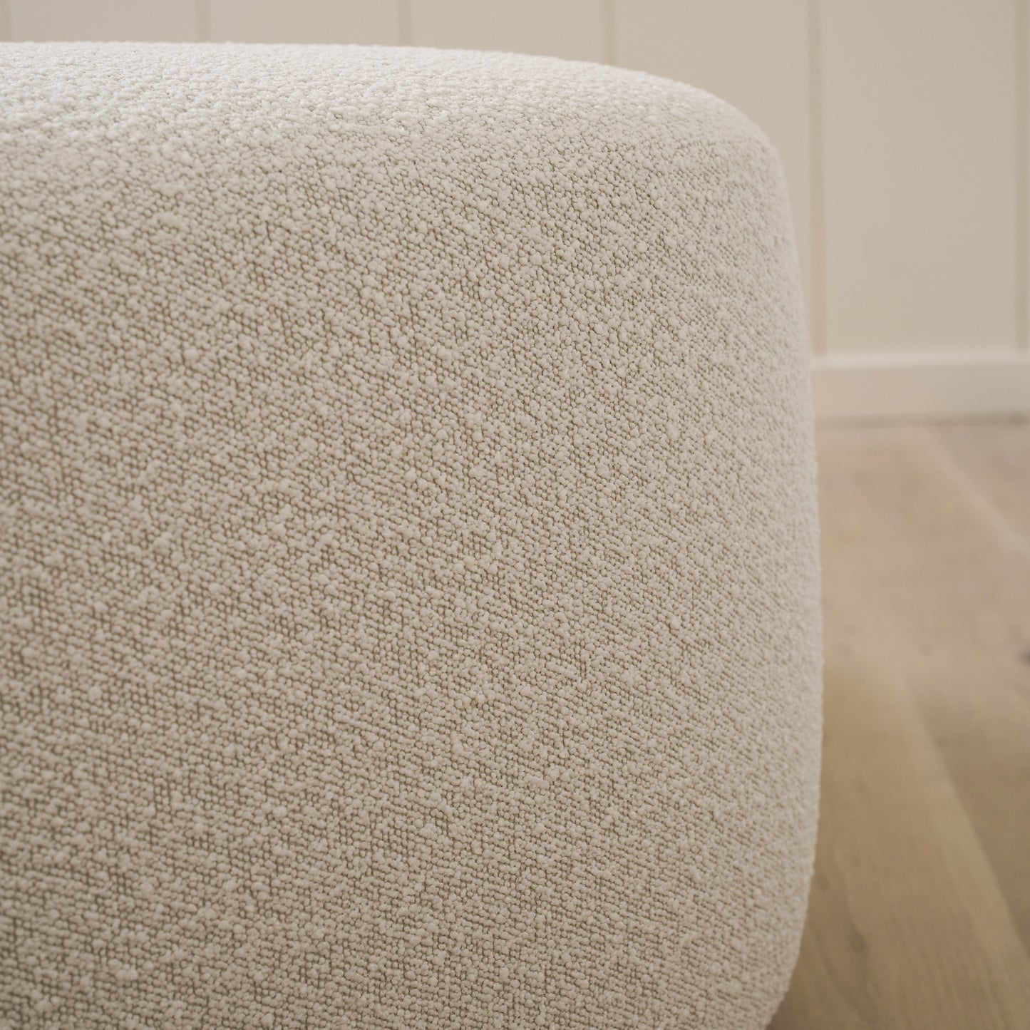 Holly Ottoman With Table