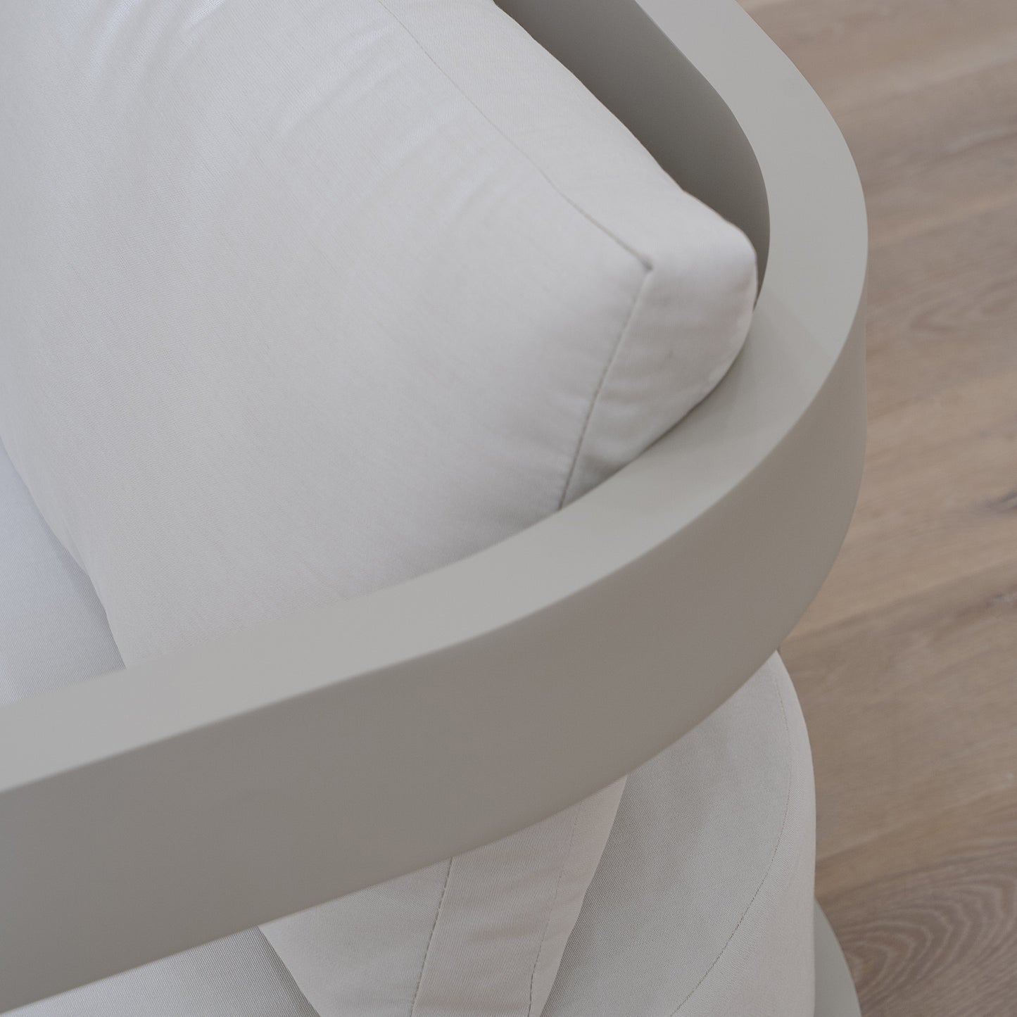 Leon Outdoor Swivel Chair