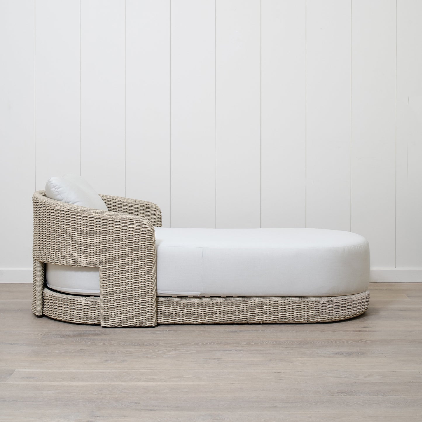 Ivy Outdoor Chaise