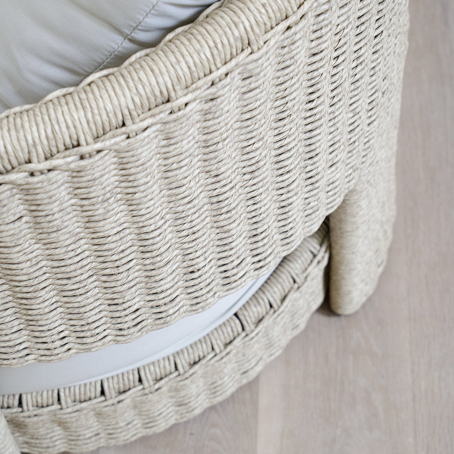 Ivy Outdoor Chaise