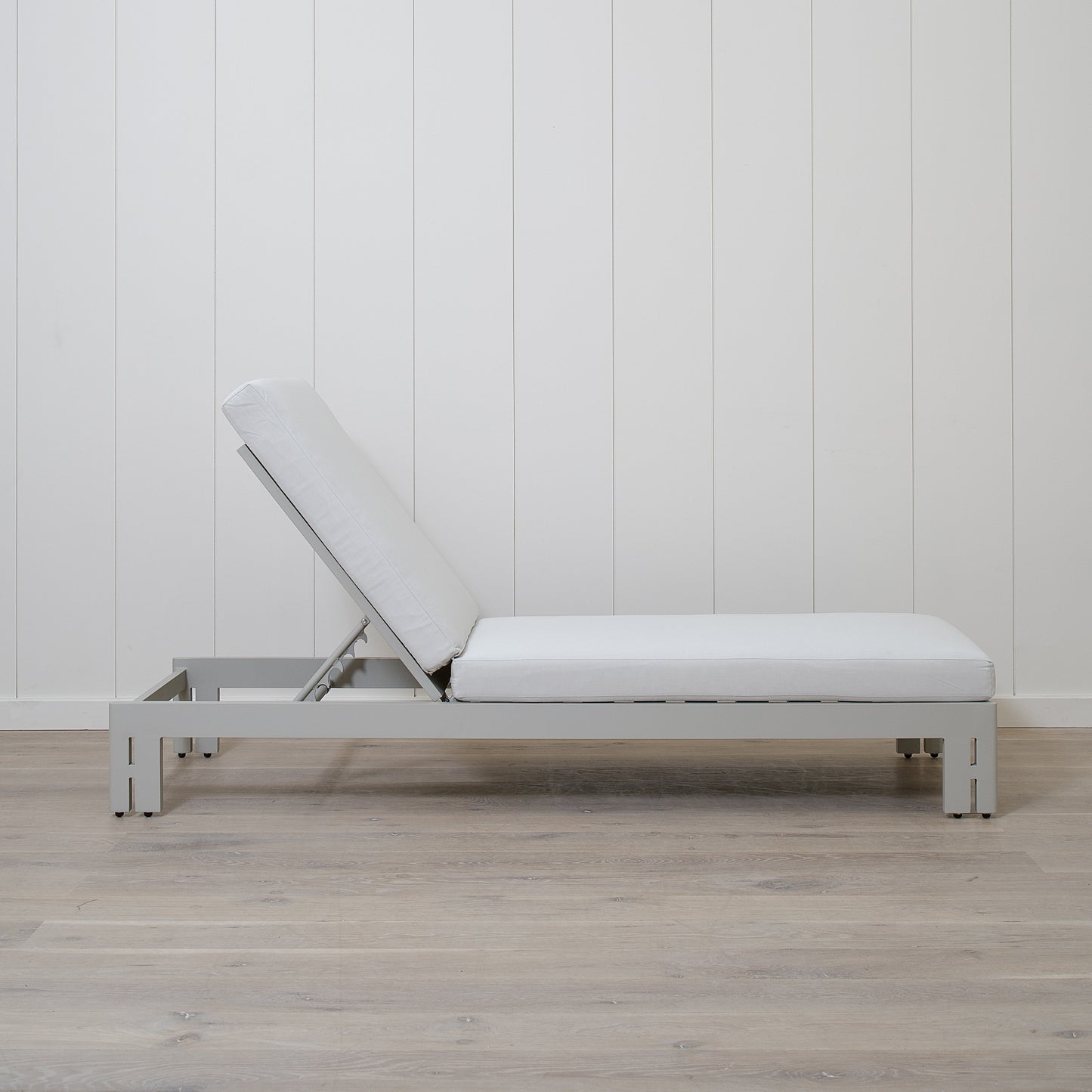Leon Outdoor Chaise
