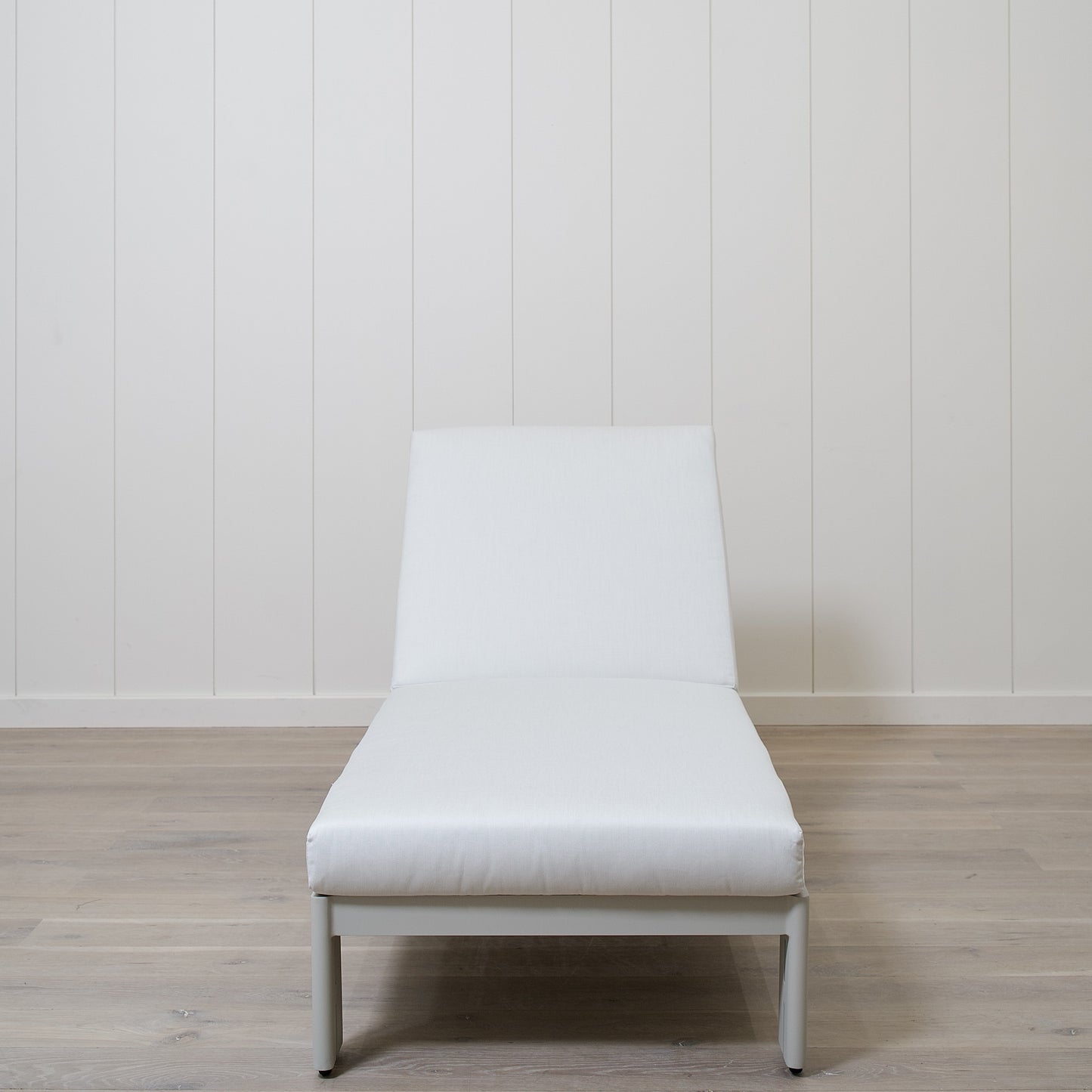Leon Outdoor Chaise